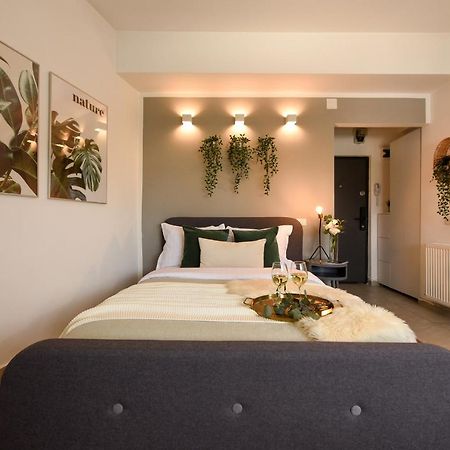 Read All About It - Stylish Central Studio Bukarest Exterior foto
